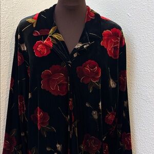 Vintage 1990’s Sag Harbor black velvet with a red floral pattern. Size XL.